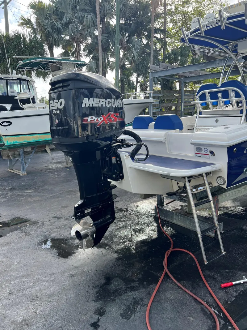 Slide: The Image of 2016 Concept 27' CC boat with Mercury 250 Pro XS outboard motor. - 14