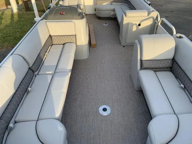 Slide: The Image of Ranger RP220C 2023 - 4