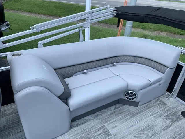 Slide: The Image of Ranger 243C 2025 - 6