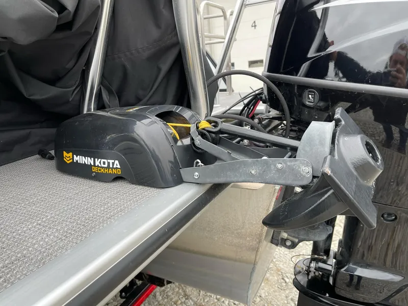 Slide: The Image of Minn Kota Deckhand anchor winch on 2022 Bentley Pontoons Elite 223 Swingback. - 5