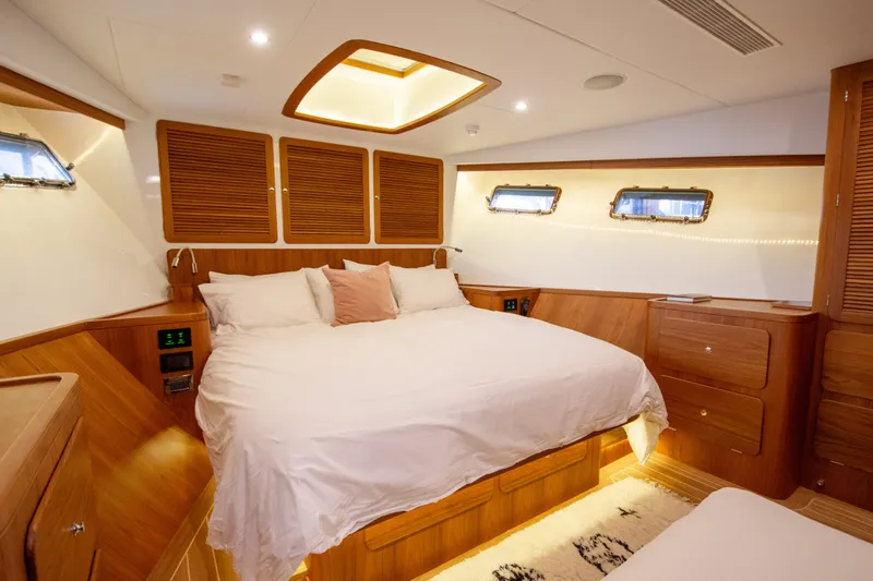 Slide: The Image of Fleming 85 – Open Flybridge 2024 - 32