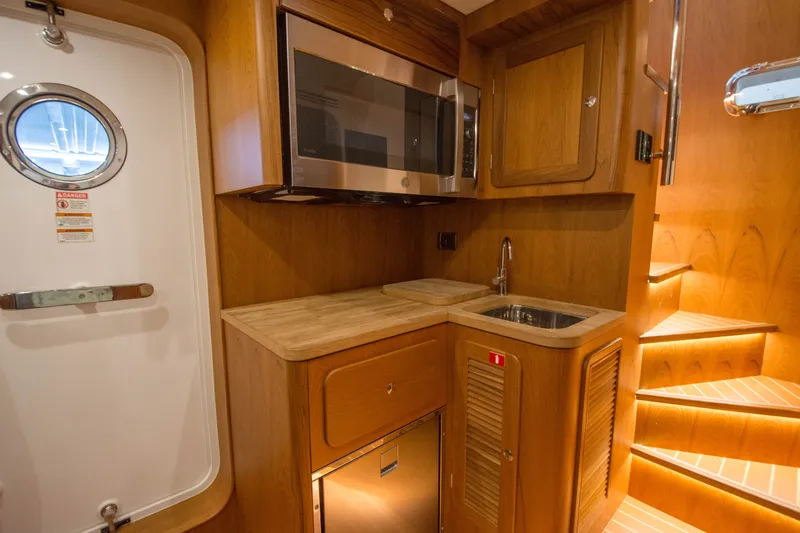 Slide: The Image of Fleming 85 – Open Flybridge 2024 - 103