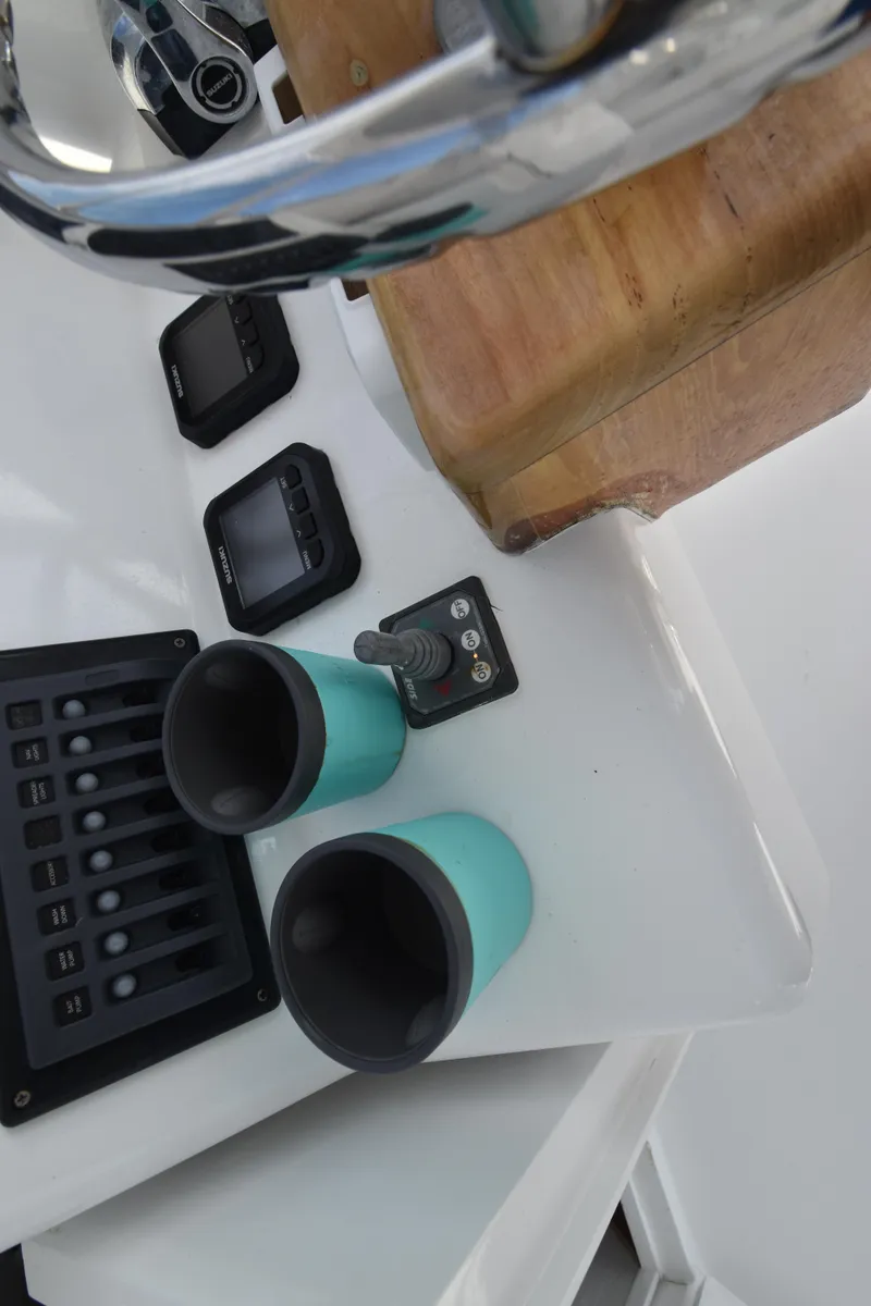 Slide: The Image of Outer Banks 34 Express 2006 - 15