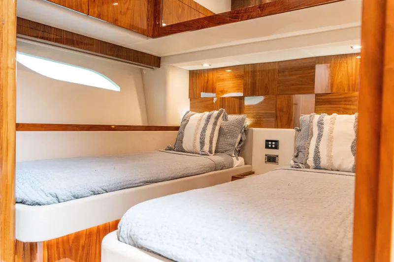 Slide: The Image of Riviera 6000 Sport Yacht 2017 - 50