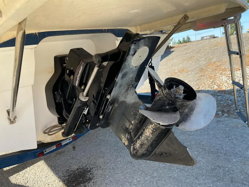 Slide: The Image of 2007 Maxum 1900 SR-3 boat propeller and stern drive detail. - 6