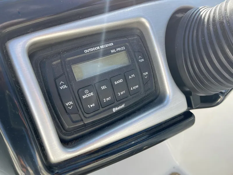 Slide: The Image of Outdoor receiver on 2010 Sea-Doo 210 Challenger dashboard. - 11