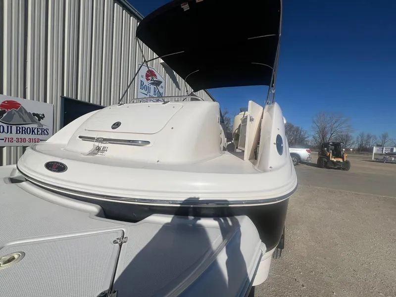 Slide: The Image of 2002 Chaparral Sunesta 243 boat at Boji Brokers dealership. - 38