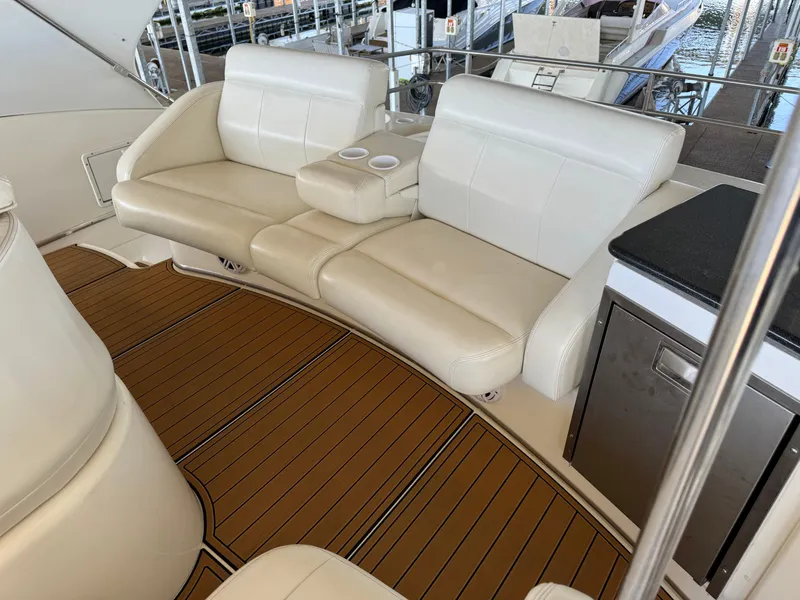 Slide: The Image of Luxurious seating area on 2001 Silverton 410 Sport Bridge yacht. - 36