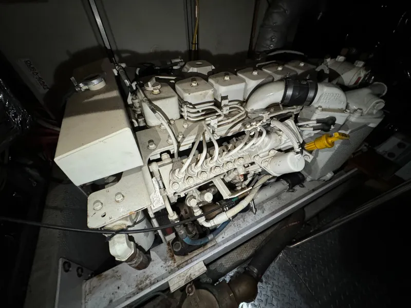 Slide: The Image of Engine of 2001 Silverton 410 Sport Bridge yacht, detailed view. - 47
