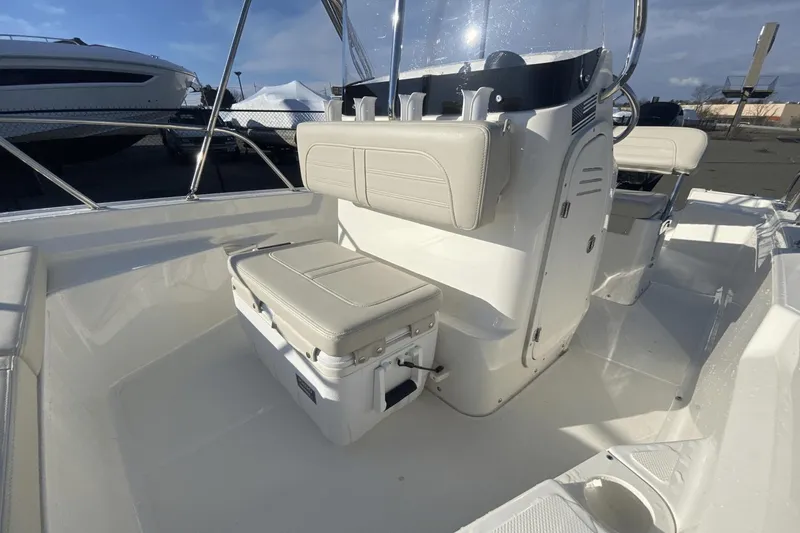 Slide: The Image of Boston Whaler 150 Montauk 2021 - 3