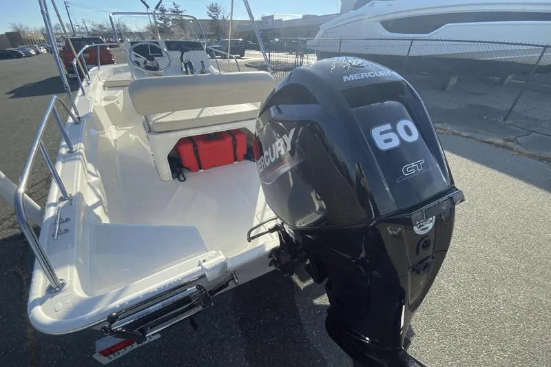 Slide: The Image of Boston Whaler 150 Montauk 2021 - 7