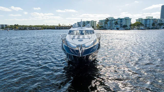 Slide: The Image of Sunseeker Predator 64 2010 - 32