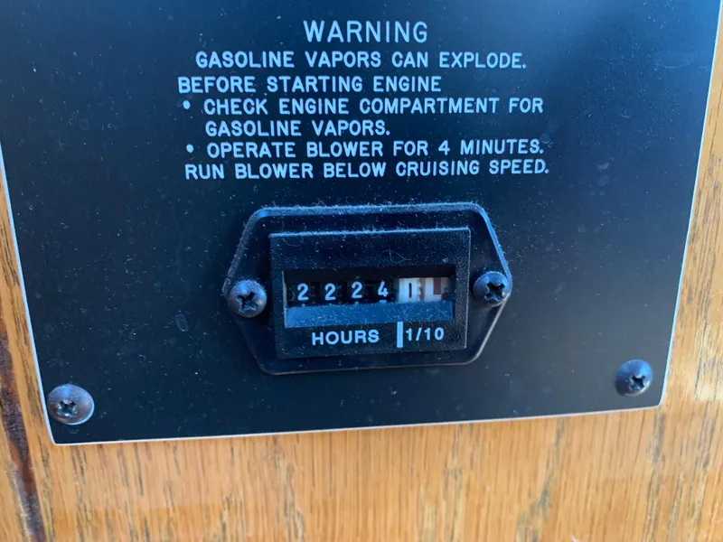 Slide: The Image of Warning sign with hour meter on 1996 Harbor Master 460 WIDEBODY boat. - 6
