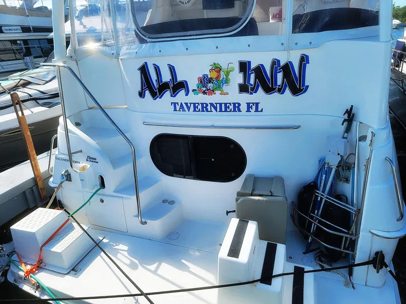 Slide: The Image of 2005 Silverton 43 Motor Yacht docked in Tavernier, FL. - 20