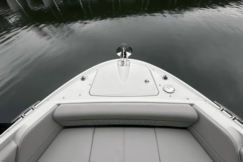 Slide: The Image of Sea Ray SLX 350 2025 - 14