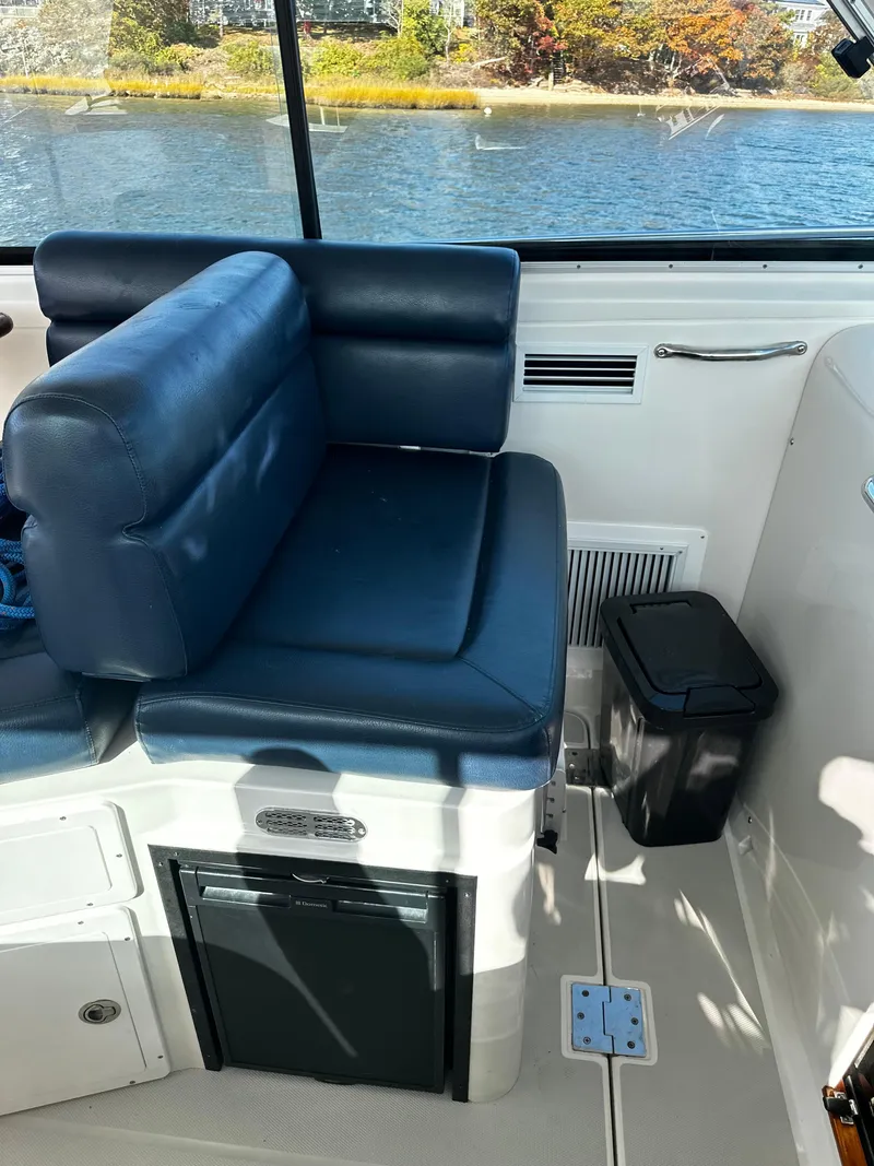 Slide: The Image of Pilot House Companion Seat - 7