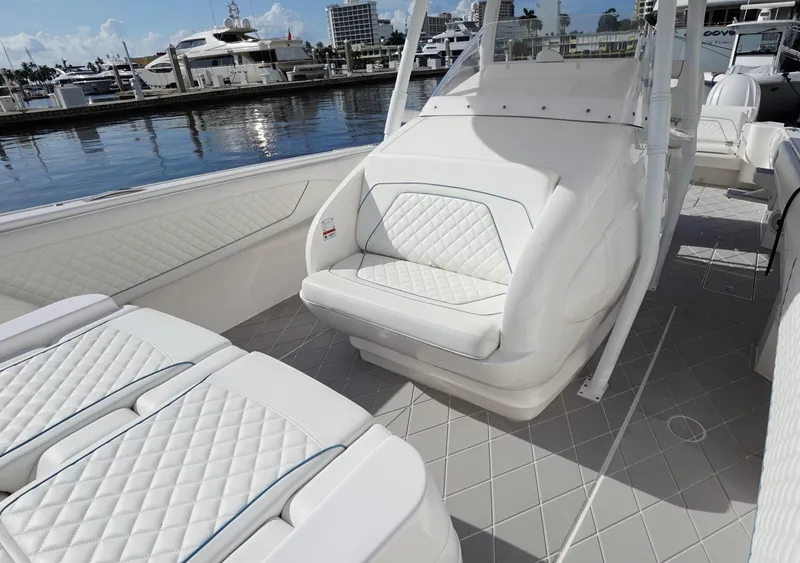 Slide: The Image of Intrepid 40' 2021 - 8