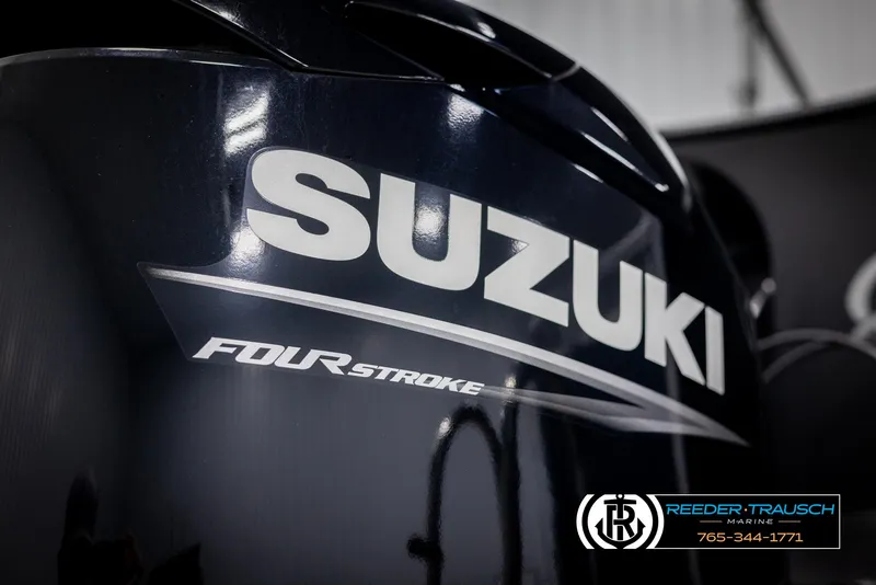 Slide: The Image of Suzuki Four Stroke engine on 2024 Avalon VEN QF boat. - 48