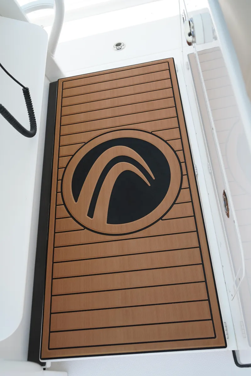 Slide: The Image of Edgewater 340CC 2025 - 57