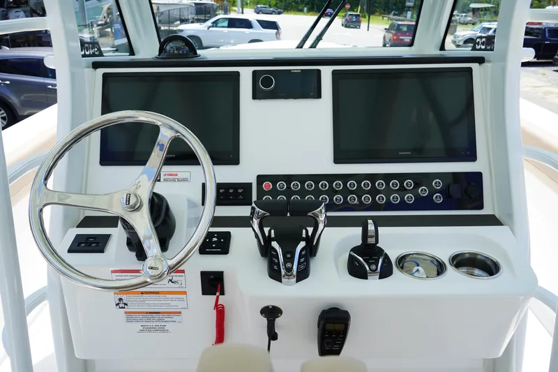 Slide: The Image of Edgewater 340CC 2025 - 61