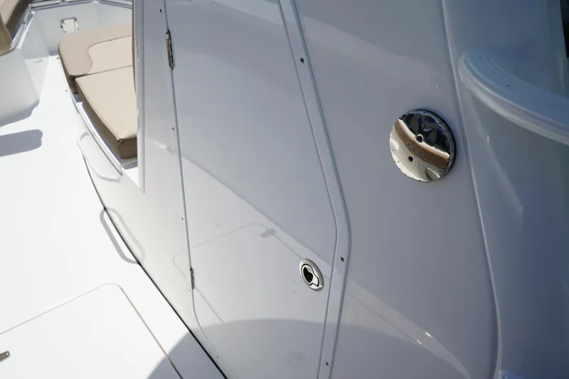 Slide: The Image of Edgewater 340CC 2025 - 69