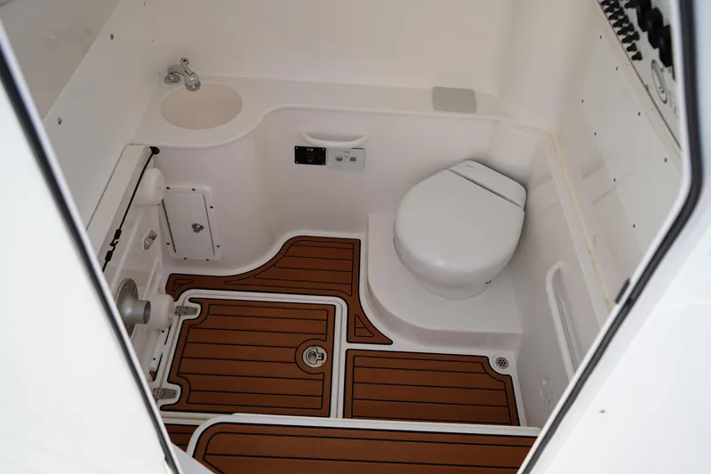 Slide: The Image of Edgewater 340CC 2025 - 72