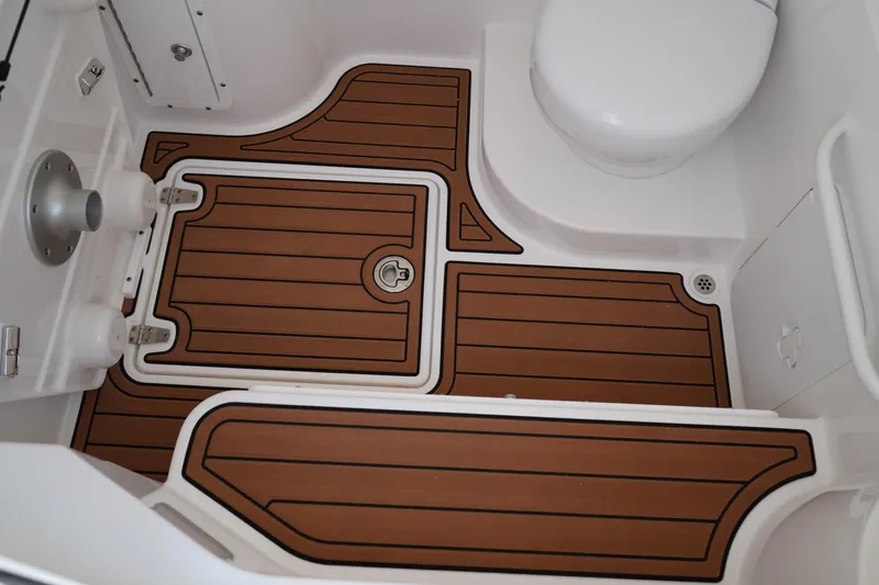 Slide: The Image of Edgewater 340CC 2025 - 73