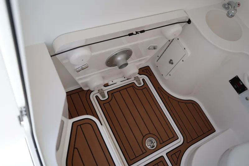 Slide: The Image of Edgewater 340CC 2025 - 74