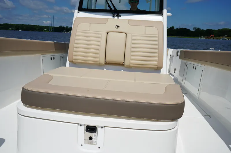 Slide: The Image of Edgewater 340CC 2025 - 78