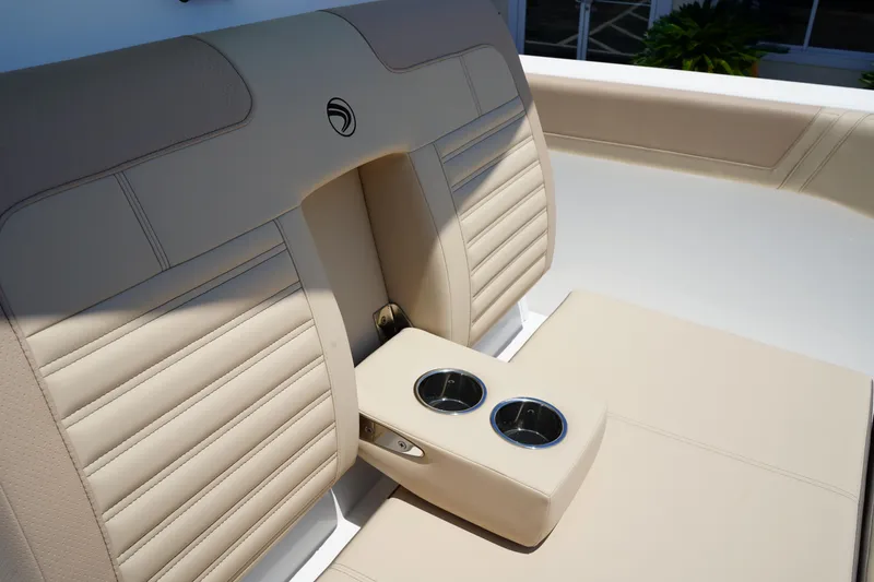 Slide: The Image of Edgewater 340CC 2025 - 79