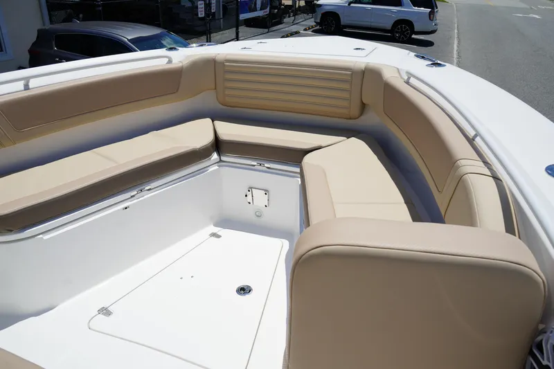 Slide: The Image of Edgewater 340CC 2025 - 81