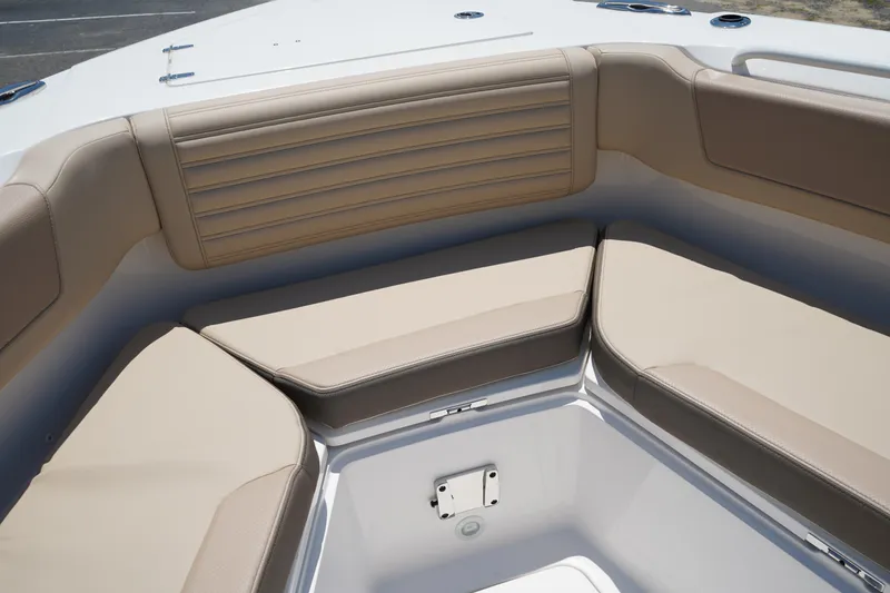 Slide: The Image of Edgewater 340CC 2025 - 82