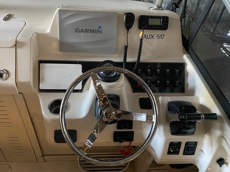 Slide: The Image of Grady-White Gulfstream 232 2019 - 14