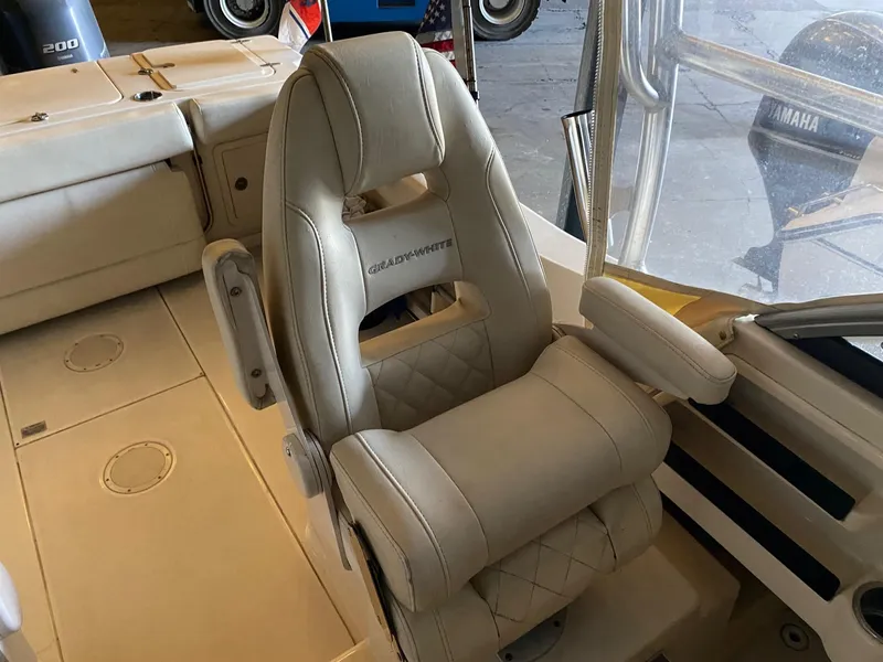 Slide: The Image of Grady-White Gulfstream 232 2019 - 21