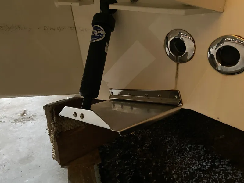 Slide: The Image of Grady-White Gulfstream 232 2019 - 35