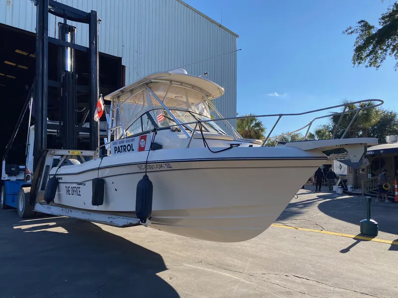 Slide: The Image of Grady-White Gulfstream 232 2019 - 4