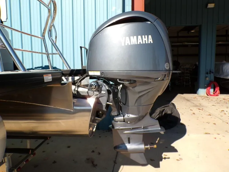 Slide: The Image of Outboard motor on 2025 Godfrey Sweetwater 2286 QS pontoon boat, Yamaha engine. - 14