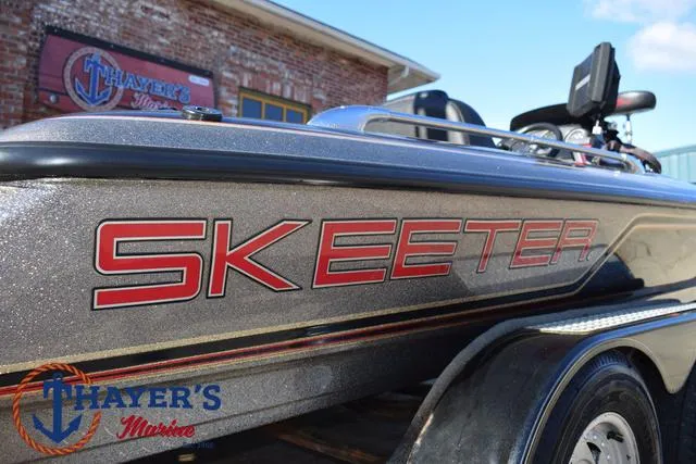 Slide: The Image of 1997 Skeeter ZX202C boat at Thayer's Marine dealership. - 31