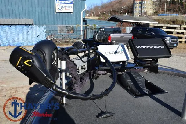 Slide: The Image of 1997 Skeeter ZX202C boat with Garmin and Humminbird electronics at Thayer's Marine. - 8