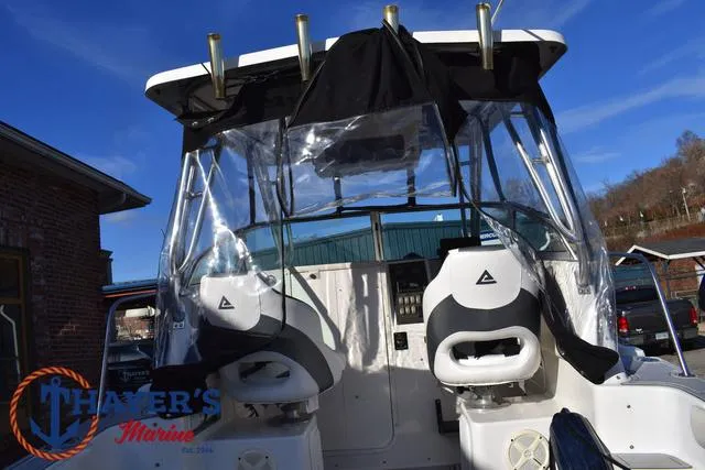 Slide: The Image of Seaswirl 2301 Walkaround 2004 - 10