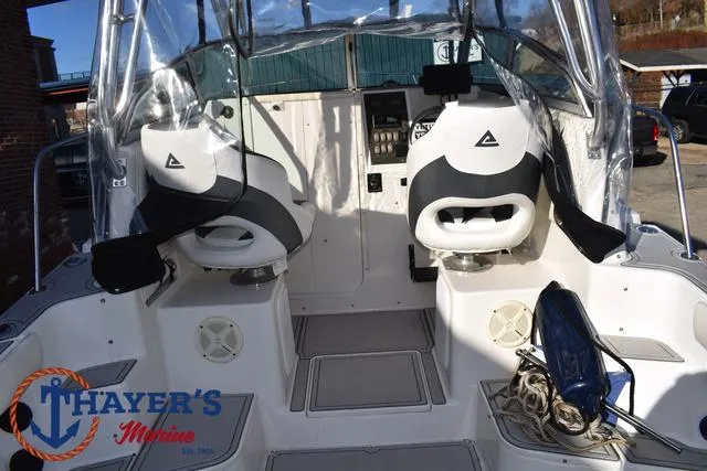 Slide: The Image of Seaswirl 2301 Walkaround 2004 - 11