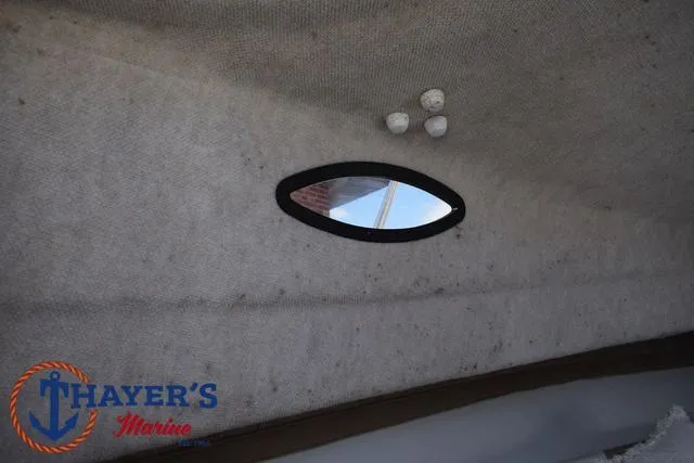 Slide: The Image of Seaswirl 2301 Walkaround 2004 - 23