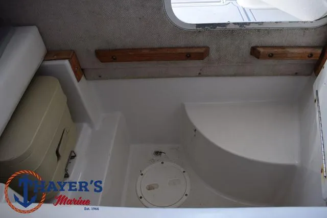 Slide: The Image of Seaswirl 2301 Walkaround 2004 - 26