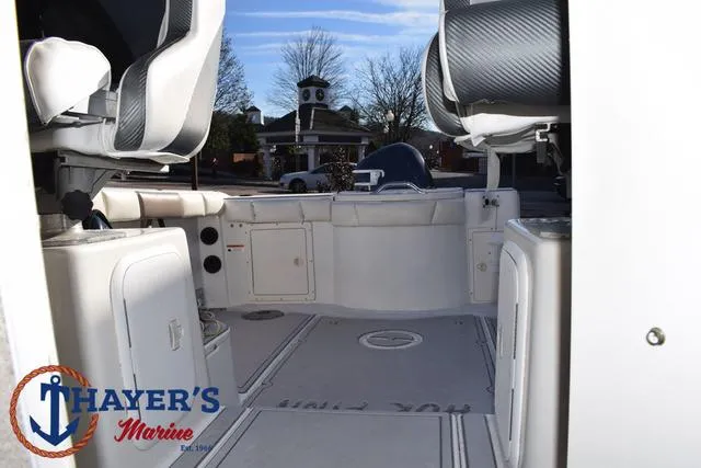 Slide: The Image of Seaswirl 2301 Walkaround 2004 - 27