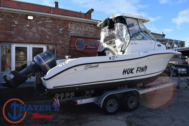 Slide: The Image of Seaswirl 2301 Walkaround 2004 - 47