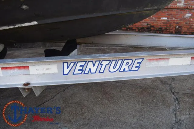 Slide: The Image of Seaswirl 2301 Walkaround 2004 - 5