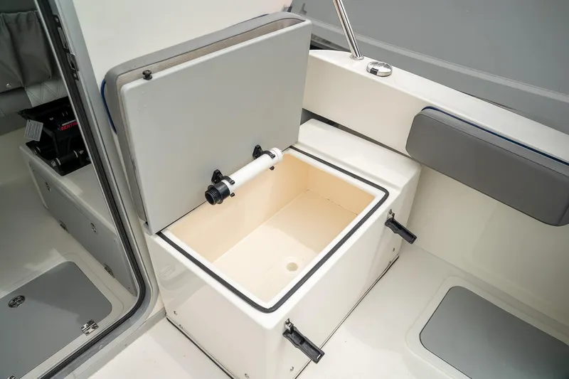 Slide: The Image of Defiance 220 Admiral 2025 - 24