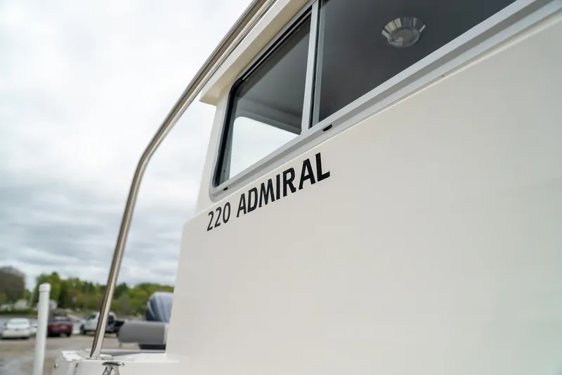 Slide: The Image of Defiance Admiral 220 EX 2025 - 3