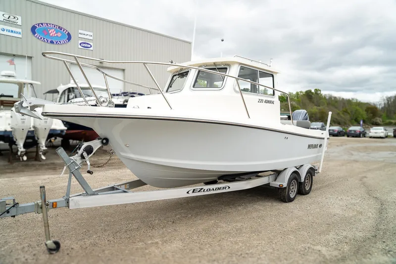 Slide: The Image of Defiance Admiral 220 EX 2025 - 6