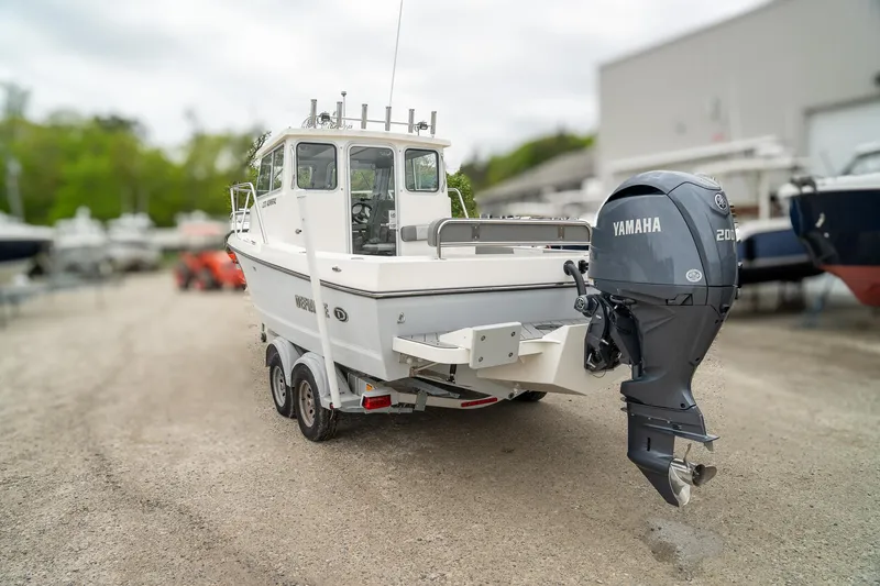 Slide: The Image of Defiance Admiral 220 EX 2025 - 7